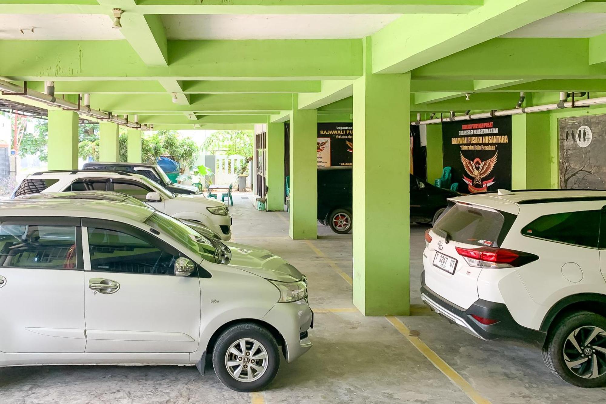 Penginapan Losmen Ayu Pamanukan Redpartner Pamanukan Hilir Exterior photo